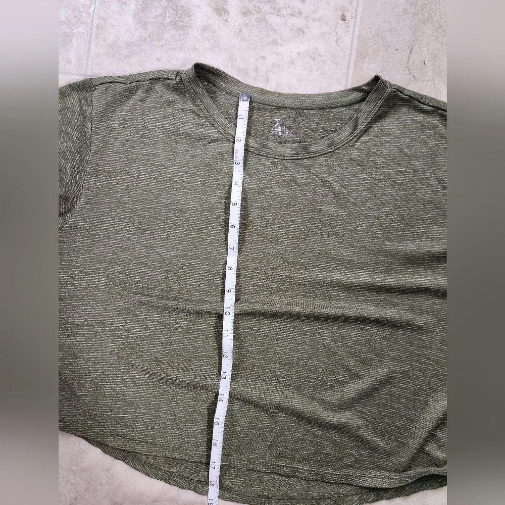 Z By Zella Cropped Athletic Top - Size Medium - Picture 5 of 10
